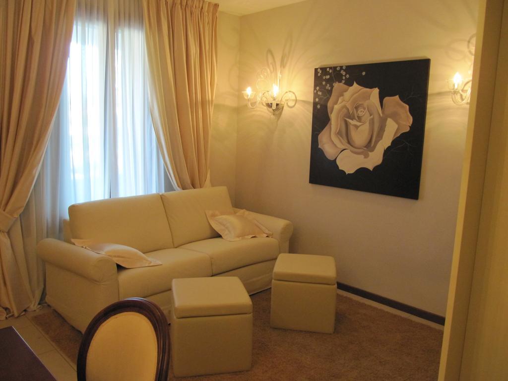 סירמיונה Apartment On Via Enrico Cialdini 3 מראה חיצוני תמונה